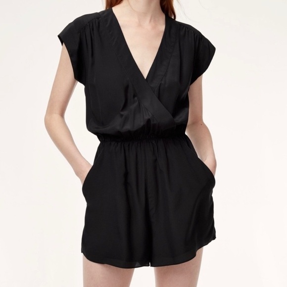 Aritzia Babaton Corbett Romper Sz M - Picture 1 of 7